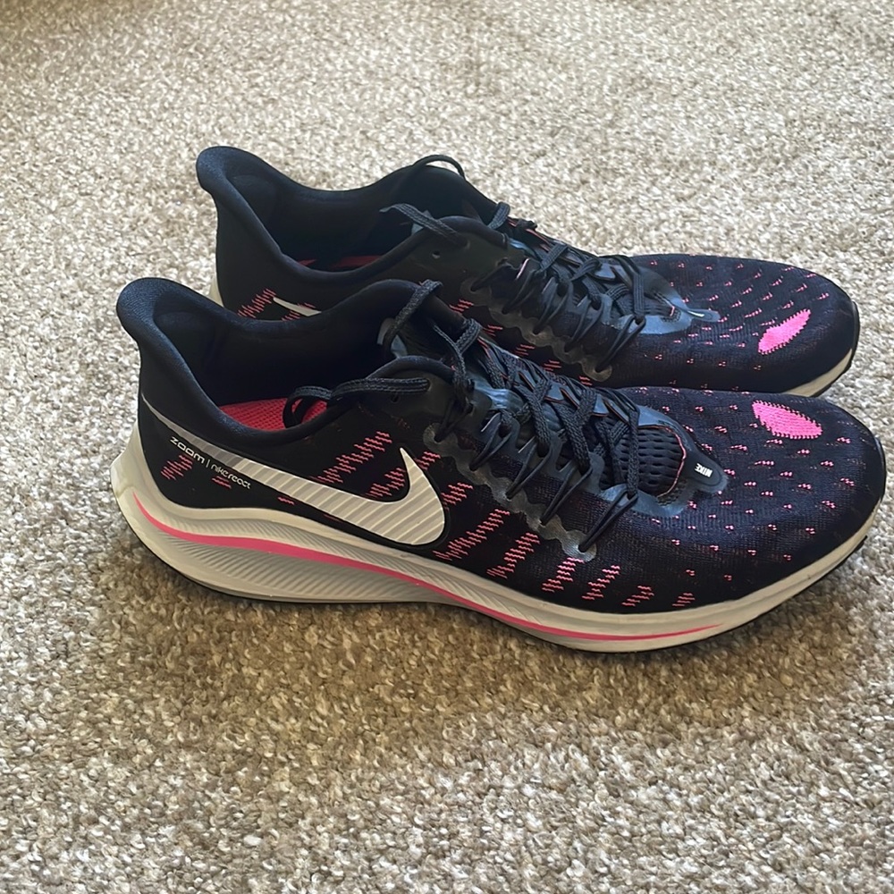 Nike Vomero 14 SIZE: 11